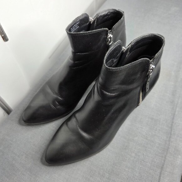 Frye Sacha Moto Shortie Black Italian Leather Bootie Ankle Boots Women's Size 8 - Picture 8 of 14